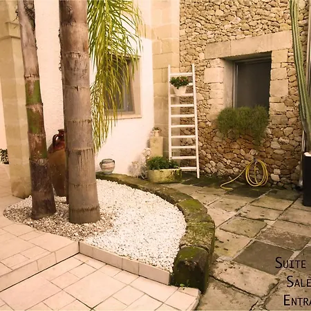 Panzió Suite Home *