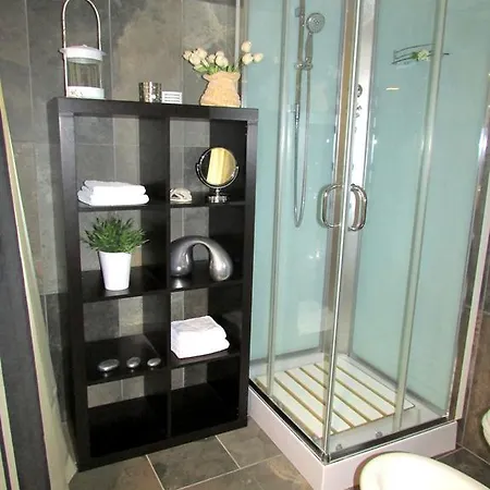 Panzió Suite Home